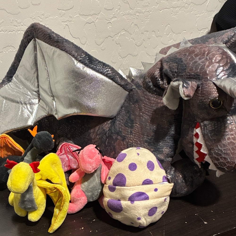 Muiteiur Mommy Dragon & 4 Baby Plush Set w/ 1 Eggs